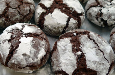 191-crinkle-chocolate-cookies